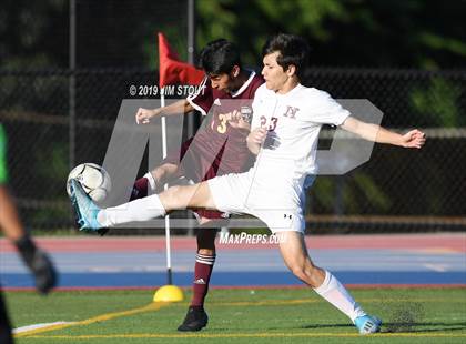 Thumbnail 2 in Harrison vs. Arlington B (White Plains Kickoff Classic) photogallery.
