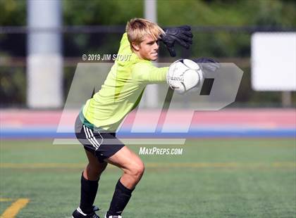 Thumbnail 2 in Harrison vs. Arlington B (White Plains Kickoff Classic) photogallery.