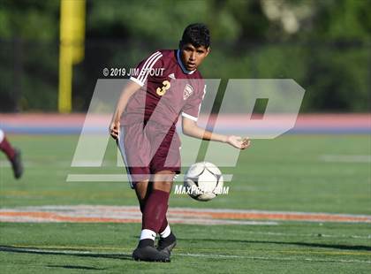 Thumbnail 2 in Harrison vs. Arlington B (White Plains Kickoff Classic) photogallery.