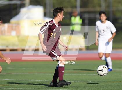 Thumbnail 2 in Harrison vs. Arlington B (White Plains Kickoff Classic) photogallery.