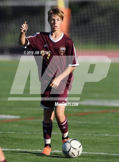 Thumbnail 2 in Harrison vs. Arlington B (White Plains Kickoff Classic) photogallery.