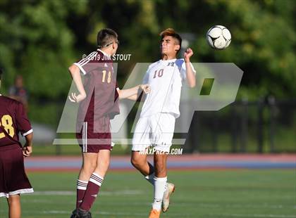 Thumbnail 2 in Harrison vs. Arlington B (White Plains Kickoff Classic) photogallery.