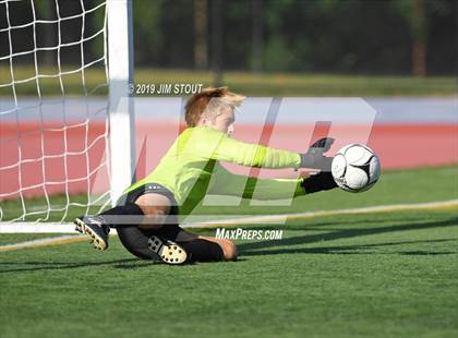 Thumbnail 1 in Harrison vs. Arlington B (White Plains Kickoff Classic) photogallery.
