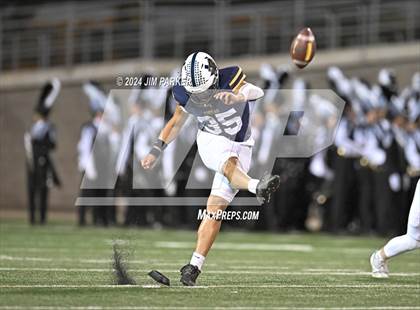Thumbnail 1 in Vandegrift @ Stony Point photogallery.