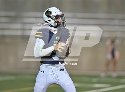 Thumbnail 3 in Vandegrift @ Stony Point photogallery.