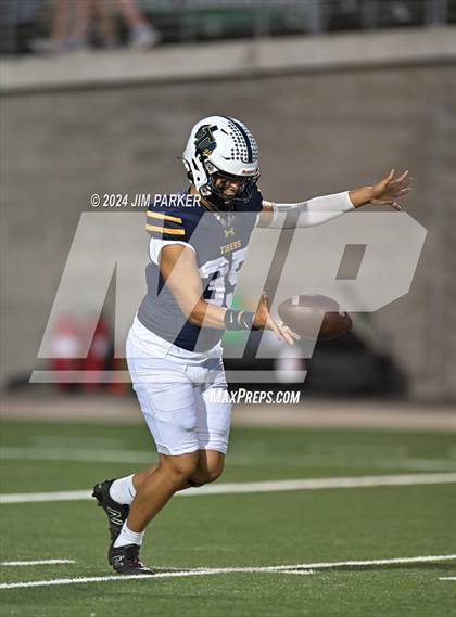 Thumbnail 3 in Vandegrift @ Stony Point photogallery.