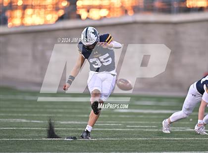 Thumbnail 3 in Vandegrift @ Stony Point photogallery.