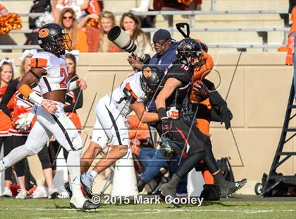 Thumbnail 1 in Rockwall vs. Lake Travis (UIL 6A Quarterfinal) photogallery.