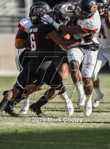 Thumbnail 1 in Rockwall vs. Lake Travis (UIL 6A Quarterfinal) photogallery.