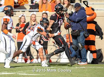 Thumbnail 3 in Rockwall vs. Lake Travis (UIL 6A Quarterfinal) photogallery.