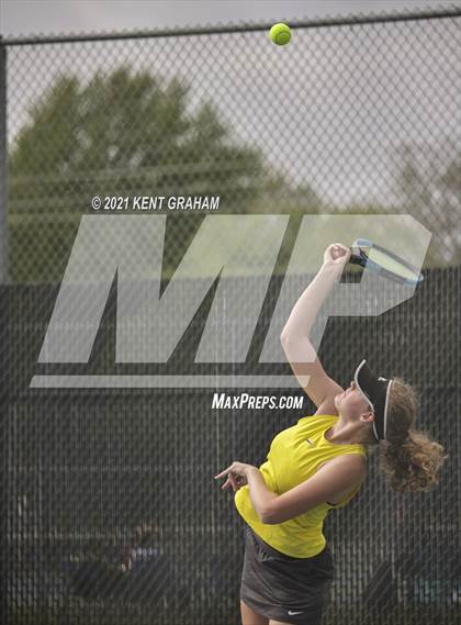 Thumbnail 3 in Hamilton Heights vs Noblesville (IHSAA Sectional Round1) photogallery.