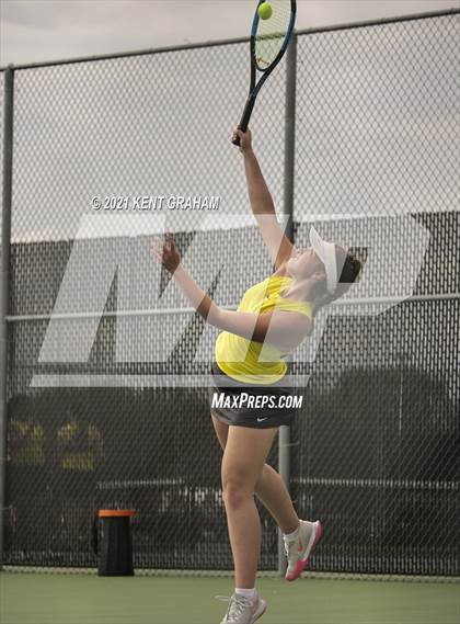 Thumbnail 1 in Hamilton Heights vs Noblesville (IHSAA Sectional Round1) photogallery.