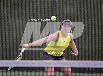 Thumbnail 3 in Hamilton Heights vs Noblesville (IHSAA Sectional Round1) photogallery.