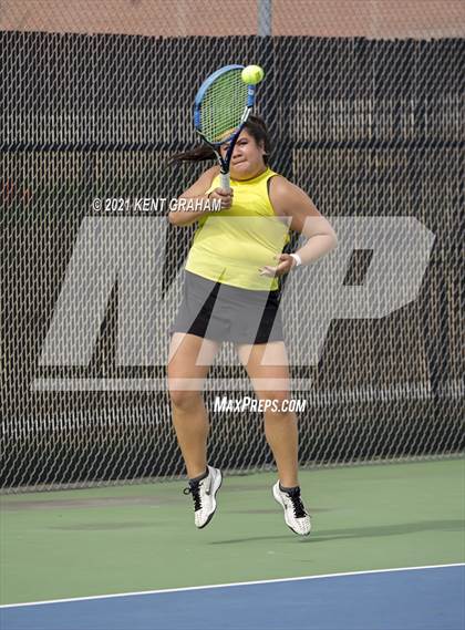 Thumbnail 3 in Hamilton Heights vs Noblesville (IHSAA Sectional Round1) photogallery.