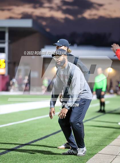 Thumbnail 3 in Longview vs. Red Oak (UIL 5A Region II Area Playoff) photogallery.