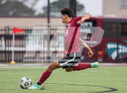 Thumbnail 1 in Longview vs. Red Oak (UIL 5A Region II Area Playoff) photogallery.