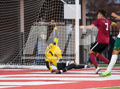 Thumbnail 1 in Longview vs. Red Oak (UIL 5A Region II Area Playoff) photogallery.