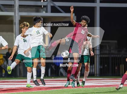 Thumbnail 1 in Longview vs. Red Oak (UIL 5A Region II Area Playoff) photogallery.