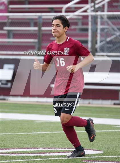 Thumbnail 2 in Longview vs. Red Oak (UIL 5A Region II Area Playoff) photogallery.