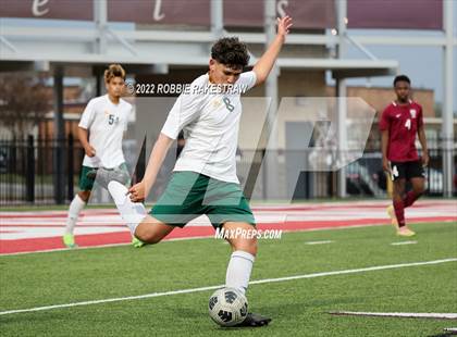 Thumbnail 1 in Longview vs. Red Oak (UIL 5A Region II Area Playoff) photogallery.