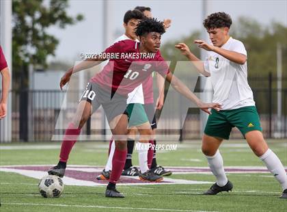 Thumbnail 2 in Longview vs. Red Oak (UIL 5A Region II Area Playoff) photogallery.