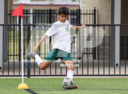 Thumbnail 2 in Longview vs. Red Oak (UIL 5A Region II Area Playoff) photogallery.