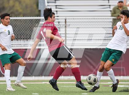 Thumbnail 2 in Longview vs. Red Oak (UIL 5A Region II Area Playoff) photogallery.
