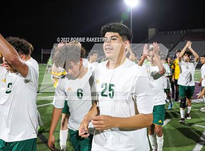 Thumbnail 3 in Longview vs. Red Oak (UIL 5A Region II Area Playoff) photogallery.