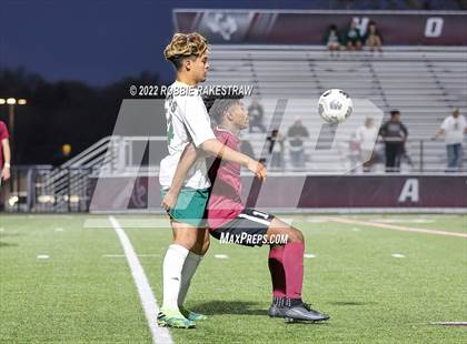 Thumbnail 2 in Longview vs. Red Oak (UIL 5A Region II Area Playoff) photogallery.