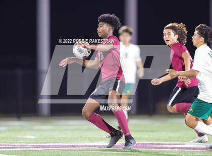 Thumbnail 2 in Longview vs. Red Oak (UIL 5A Region II Area Playoff) photogallery.