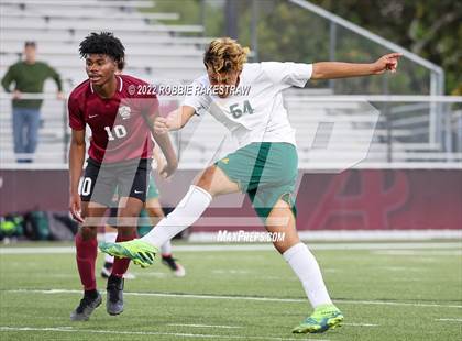 Thumbnail 1 in Longview vs. Red Oak (UIL 5A Region II Area Playoff) photogallery.