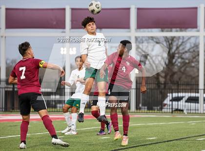 Thumbnail 1 in Longview vs. Red Oak (UIL 5A Region II Area Playoff) photogallery.
