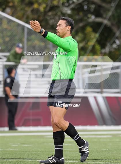 Thumbnail 2 in Longview vs. Red Oak (UIL 5A Region II Area Playoff) photogallery.