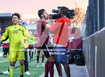 Thumbnail 3 in Longview vs. Red Oak (UIL 5A Region II Area Playoff) photogallery.