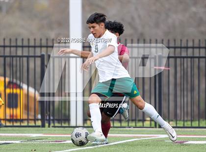 Thumbnail 2 in Longview vs. Red Oak (UIL 5A Region II Area Playoff) photogallery.