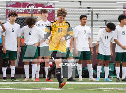 Thumbnail 1 in Longview vs. Red Oak (UIL 5A Region II Area Playoff) photogallery.