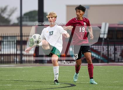 Thumbnail 2 in Longview vs. Red Oak (UIL 5A Region II Area Playoff) photogallery.