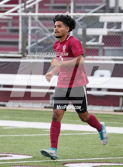 Thumbnail 2 in Longview vs. Red Oak (UIL 5A Region II Area Playoff) photogallery.