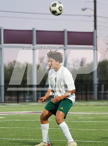 Thumbnail 2 in Longview vs. Red Oak (UIL 5A Region II Area Playoff) photogallery.