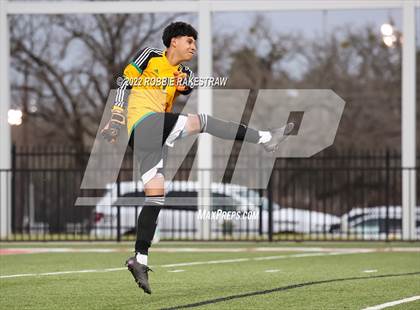 Thumbnail 3 in Longview vs. Red Oak (UIL 5A Region II Area Playoff) photogallery.