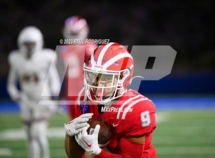 Thumbnail 3 in JSerra Catholic @ Mater Dei photogallery.