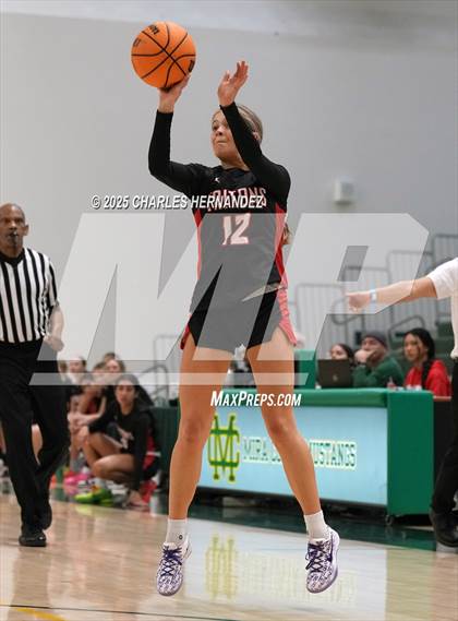 Thumbnail 3 in Redondo Union vs San Clemente (Mira Costa Classic) photogallery.
