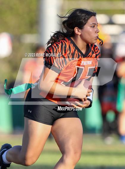 Thumbnail 3 in Lincoln vs Eagle Rock photogallery.
