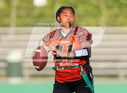 Thumbnail 2 in Lincoln vs Eagle Rock photogallery.