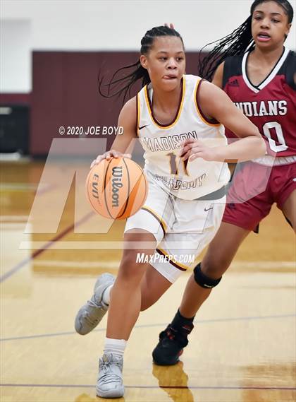 Thumbnail 2 in East Limestone vs. Madison Academy photogallery.