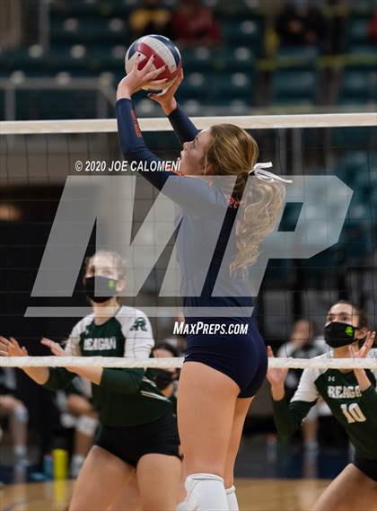 Thumbnail 3 in Seven Lakes vs Reagan [Ronald] (UIL 6A State Semifinals) photogallery.