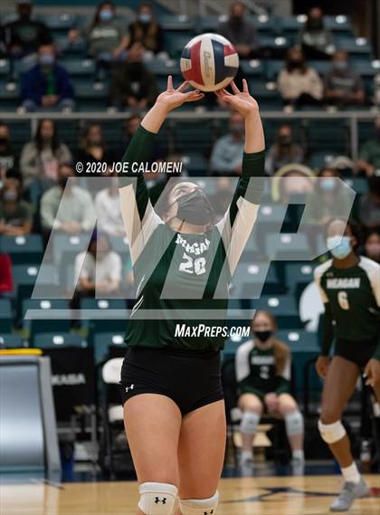 Thumbnail 1 in Seven Lakes vs Reagan [Ronald] (UIL 6A State Semifinals) photogallery.