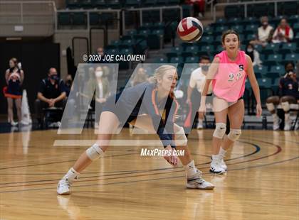 Thumbnail 1 in Seven Lakes vs Reagan [Ronald] (UIL 6A State Semifinals) photogallery.