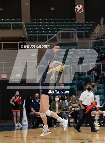 Thumbnail 2 in Seven Lakes vs Reagan [Ronald] (UIL 6A State Semifinals) photogallery.
