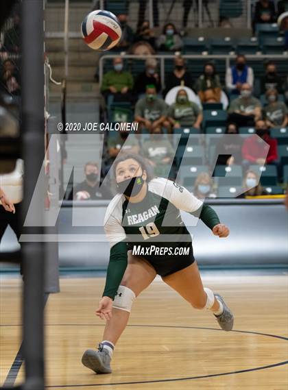 Thumbnail 3 in Seven Lakes vs Reagan [Ronald] (UIL 6A State Semifinals) photogallery.